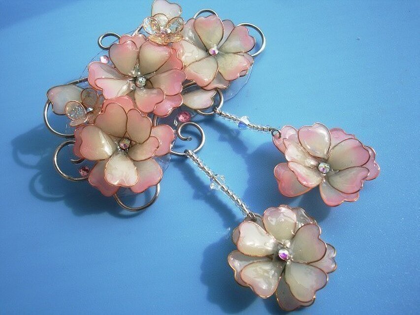 ゆらり八重桜（ブローチ）