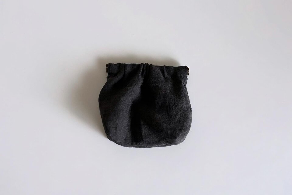 SIMPLE POUCH / charcoal
