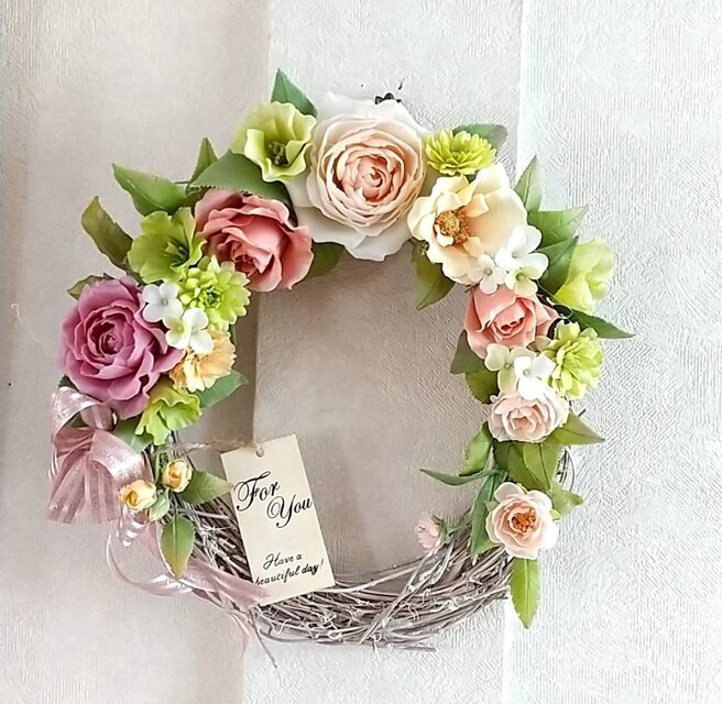 ☆粘土の花[薔薇のリース]☆ | iichi 日々の暮らしを心地よく