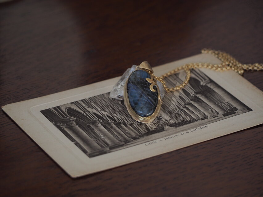 運命の石　ラブラドライト