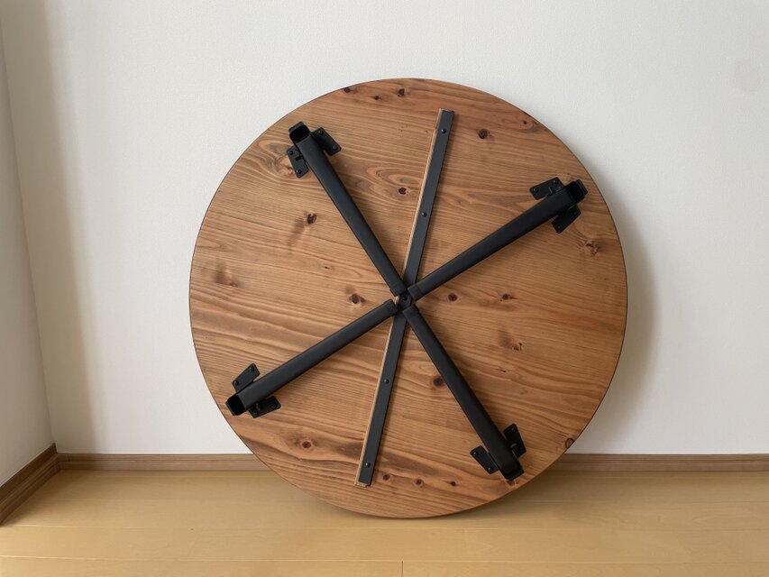 古い小ぶりな折り畳み丸テーブル　ちゃぶ台 Amazon.co.jp: 昭和レトロな折り畳み丸ちゃぶ台1950-60年代古録