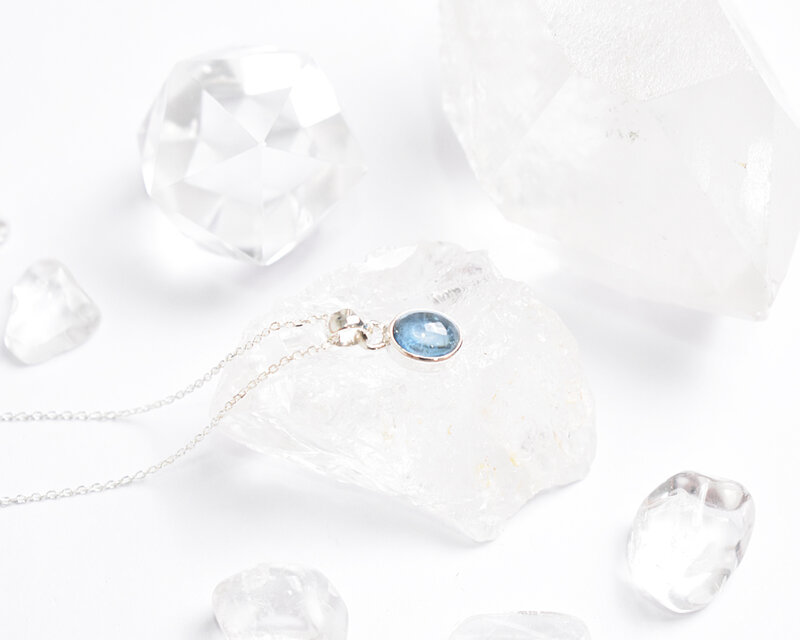 しずく色の宝石・ブルートパーズのシルバーネックレス シルバー925