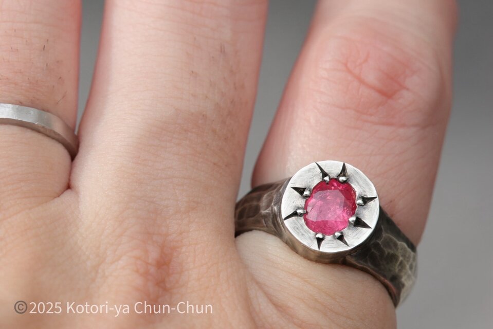 小鳥屋が最も好きな赤系統の石】「アラジン」のタンザニア・マヘンゲ産