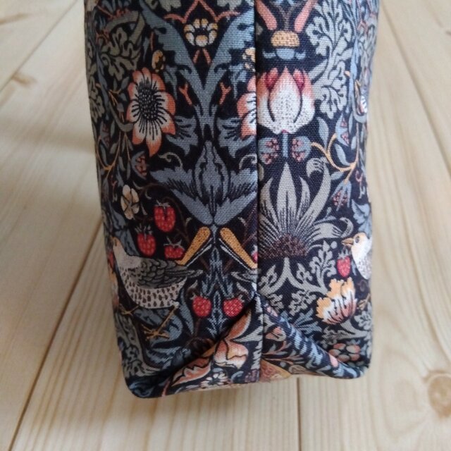 ウィリアムモリス 保温・保冷！！洗える ペットボトルカバー いちご