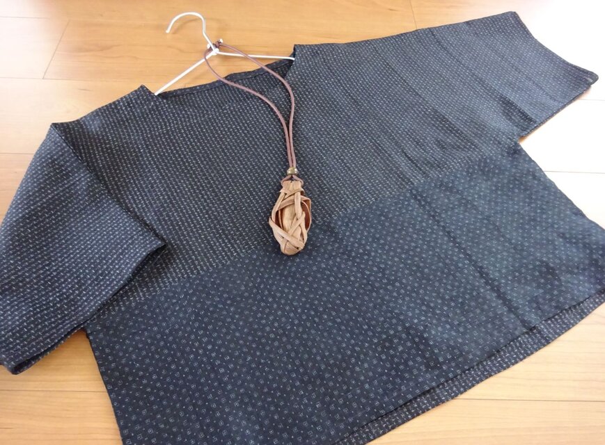 上布（麻）のブラウス