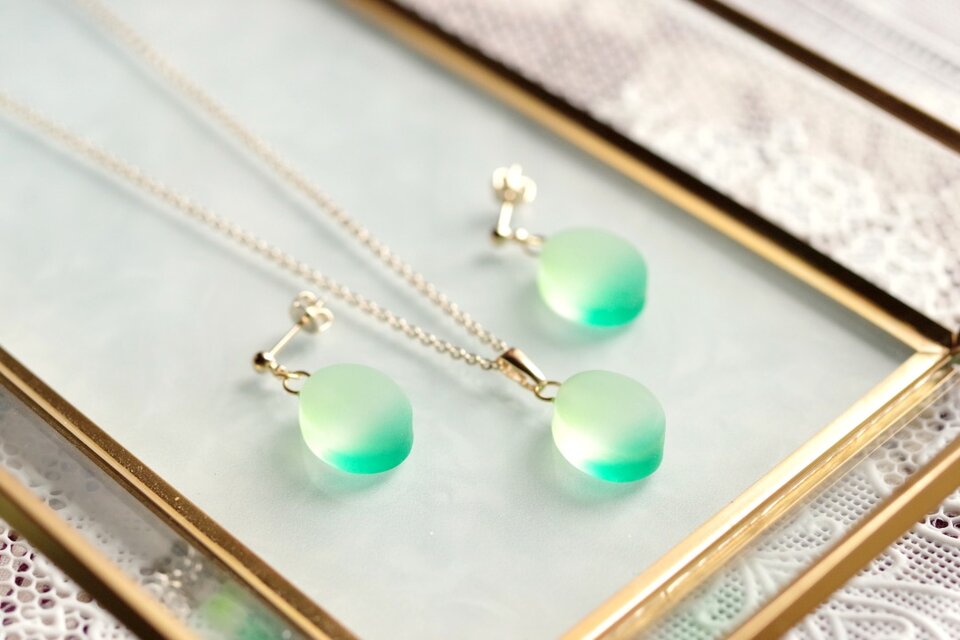 ≪119 グリーン≫レジンピアス 500円 ≪119 グリーン≫レジンピアス 500円 - メルカリ