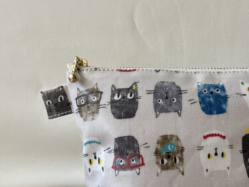 ジンベイザメ丸型ポーチ☆がま口☆ハンドメイドポーチ☆デニムリメイク