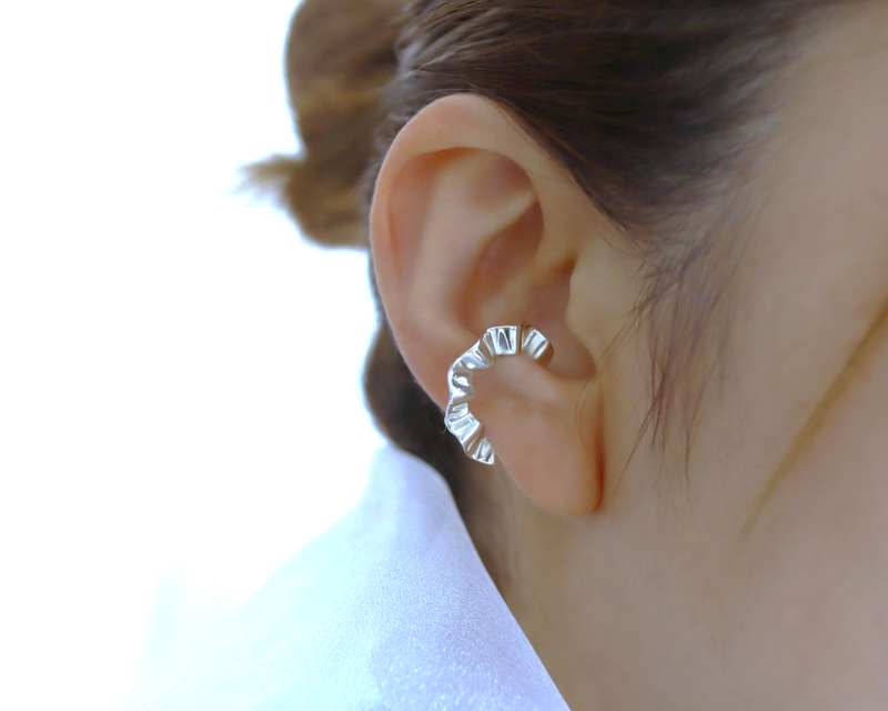 銀のフリル SV925イヤーカフ片耳用