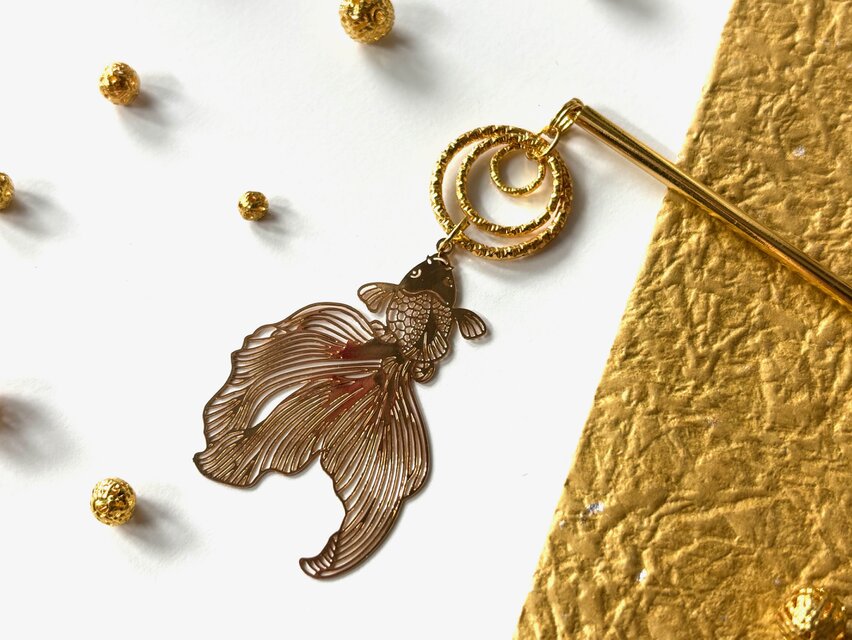 かんざし　切り絵風金魚と水の波紋リング　ショート　赤　一本挿し　一本簪　涼しげ　夏　レッド　ゴールド　揺れる