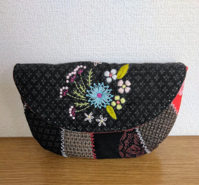 花の刺繍ポーチ　74