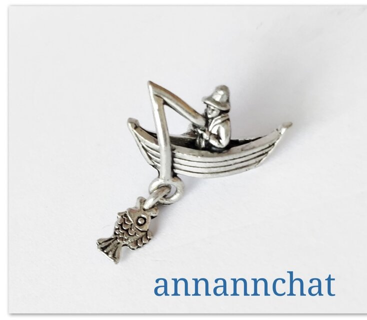 【アメリカ製　釣り　の　揺れるピンブローチ】