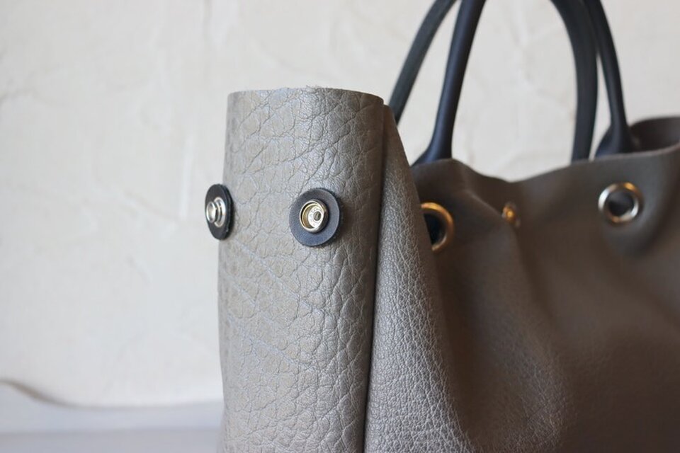 贅沢 バッファロー 柔らかい 軽量 天然革 ハンドメイドバッグ