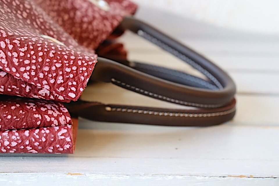 トートバッグ エンジ色 軽量 柔らか ハンドメイド 725 | iichi 日々の