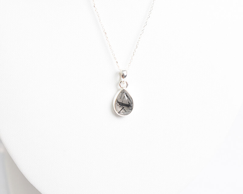 ブラックルチルクォーツ（黒針水晶）のシルバーネックレス シルバー925 