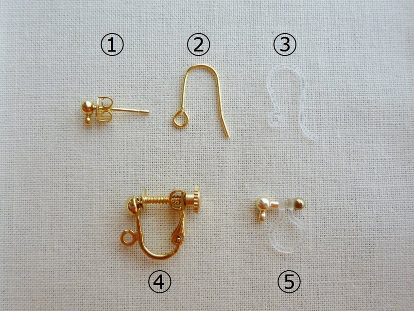 【423】しずく ガラス レッド ピアス ビーズ イヤリング ハンドメイド しずくビーズピアス／イヤリング【レッド】 | iichi 日々の暮らしを