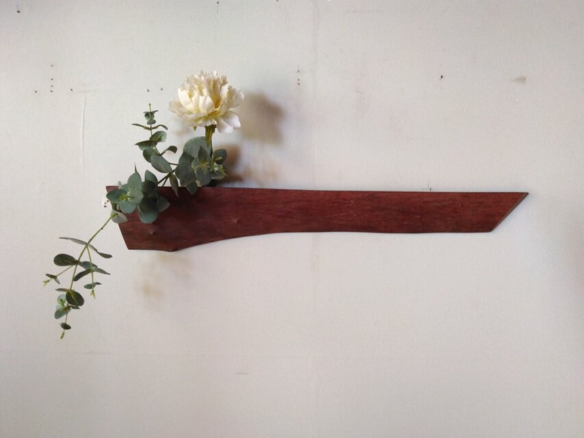 パドックのディスプレイ ウォールラック