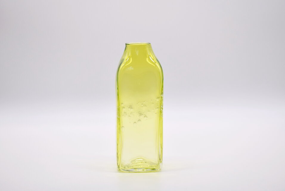 四角い花瓶~lungo ライム~ | iichi 日々の暮らしを心地よくする