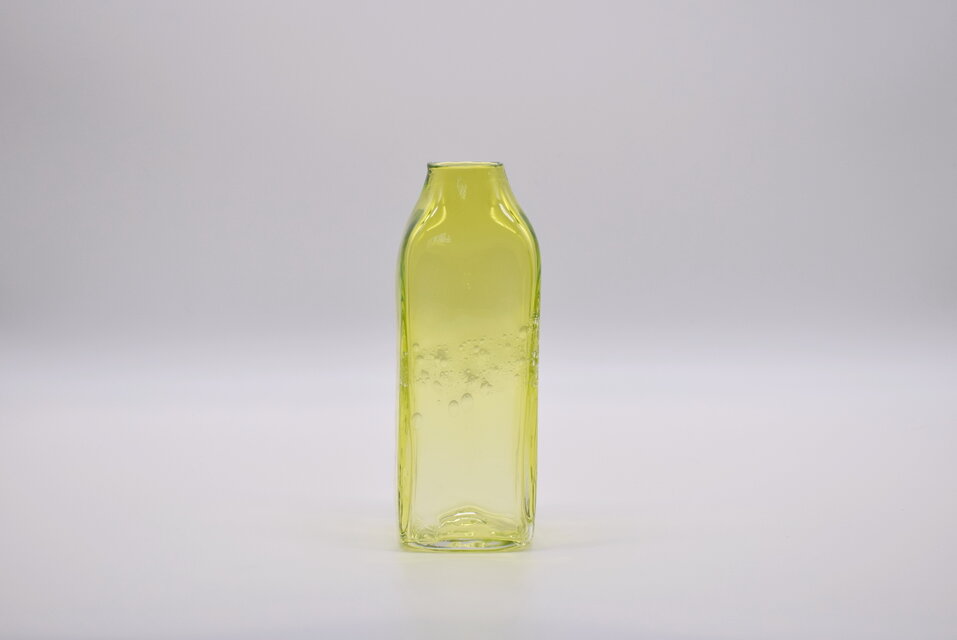 四角い花瓶~lungo ライム~ | iichi 日々の暮らしを心地よくする