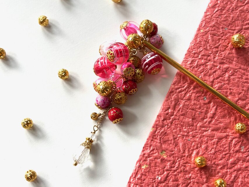 かんざし　夏祭りのヨーヨーの様なクリアカラービーズ　赤＆ピンク　一本挿し　一本簪　涼しげ　水風船　縁日　レッド