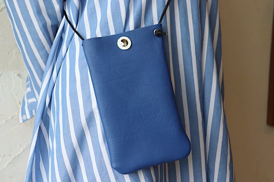 サコッシュ スマホショルダー ブルー 長さ調節可 革 ハンドメイド741