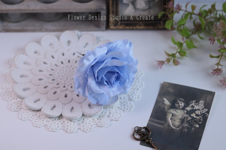 水色の薔薇の髪飾り 水色 大きめ 花 フラメンコ フローレス 花径12cm