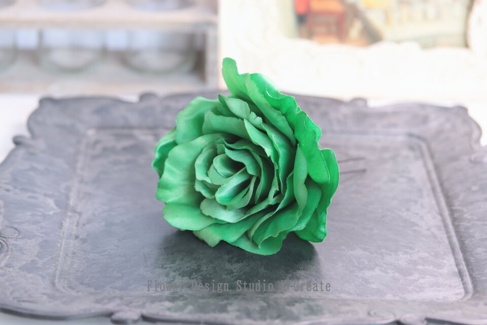 緑色の薔薇の髪飾り 緑色 グリン バラ 大きめ 花径12cm フラメンコ