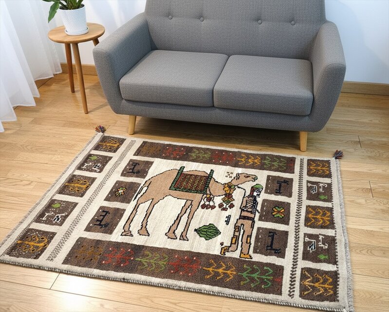 ペルシャ　ギャッベ　アマレバフト　ラグ　128x82㎝　キリムをのせたラクダとカシュガイ族　RJ12417