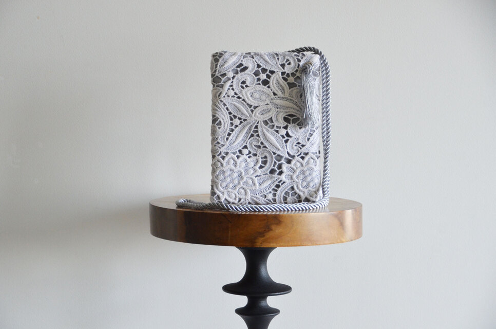 1点限定！イタリア製コットンレース　２ｗayスマホポーチ　ホワイトリーフ　スマホショルダー