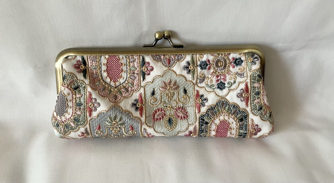 インド刺繍 がま口メガネ、ペンケース | iichi 日々の暮らしを心地よく