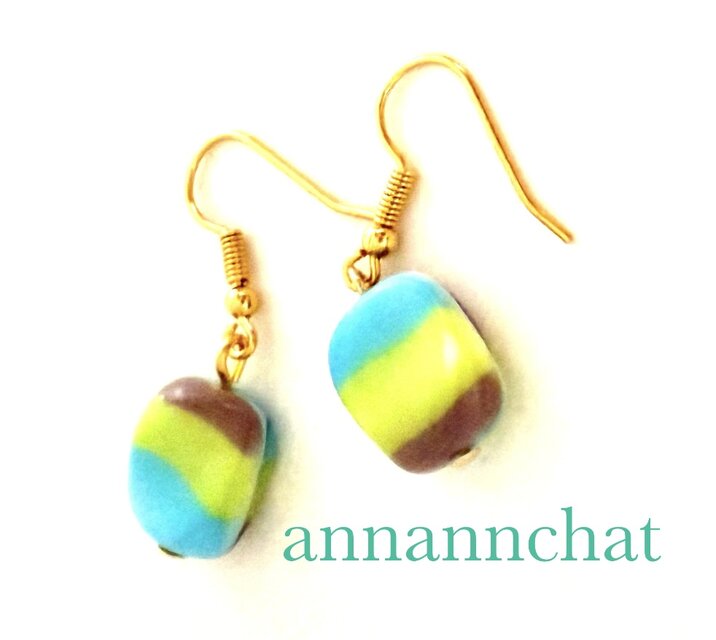 【ヴィンテージ　フランス製　ターコイズ・ライトグリーン・紫　ピアス】