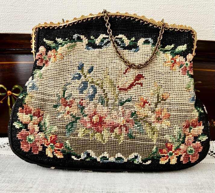 刺繍　プチポアン 1900年代初期のプチポアン刺繍オペラバッグ | iichi 日々の暮らしを