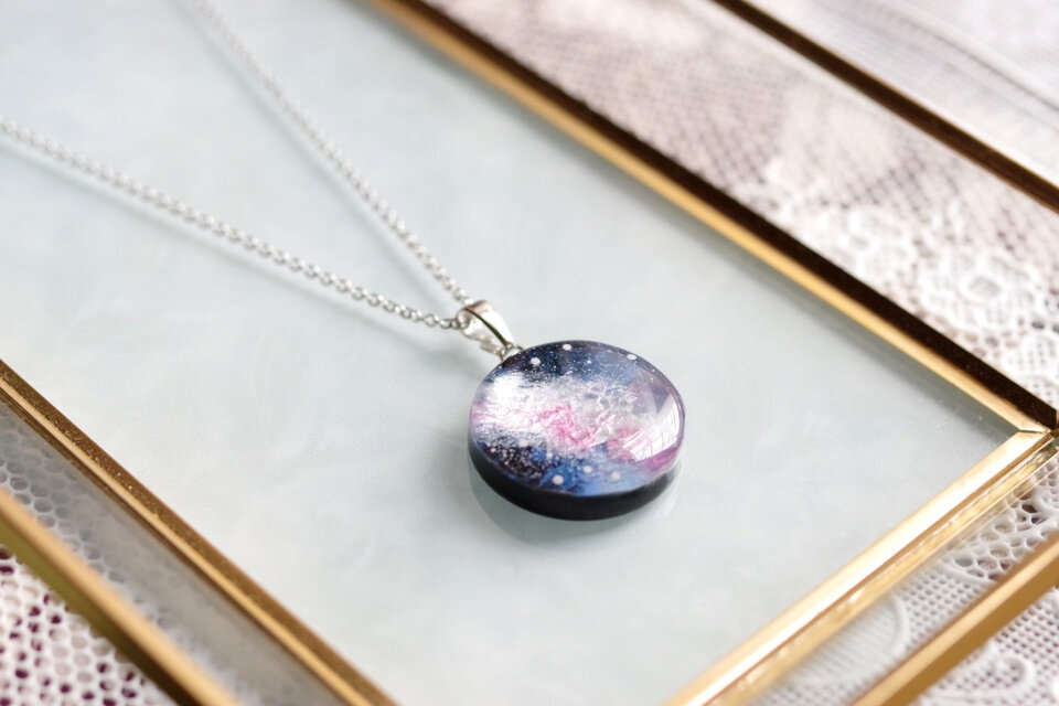 レジンアート　ラウンドペンダント〈天の川②〉25㎜