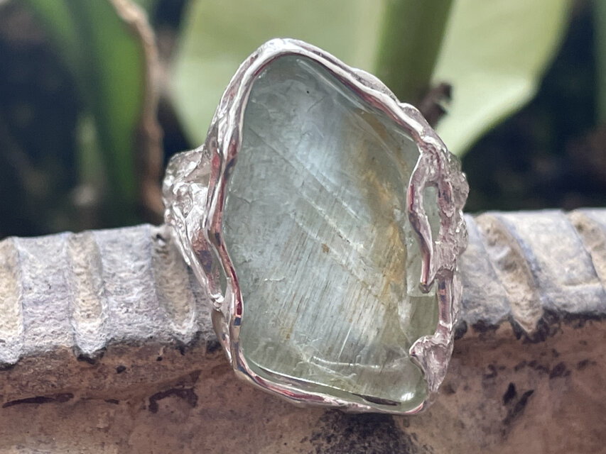 水鏡とシダのアクアマリン原石リング