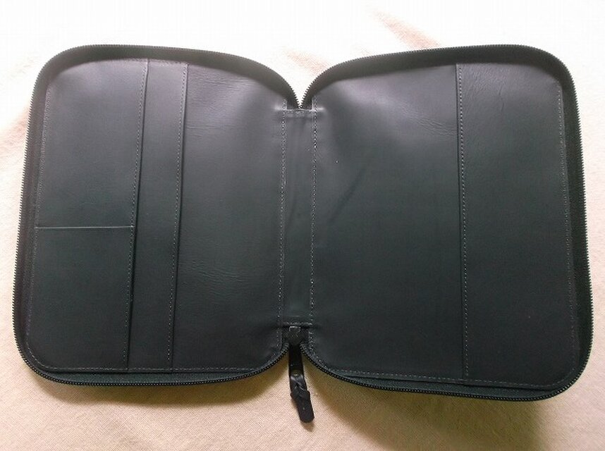 レザーブックカバー ラウンドファスナータイプ 単行本サイズ | iichi