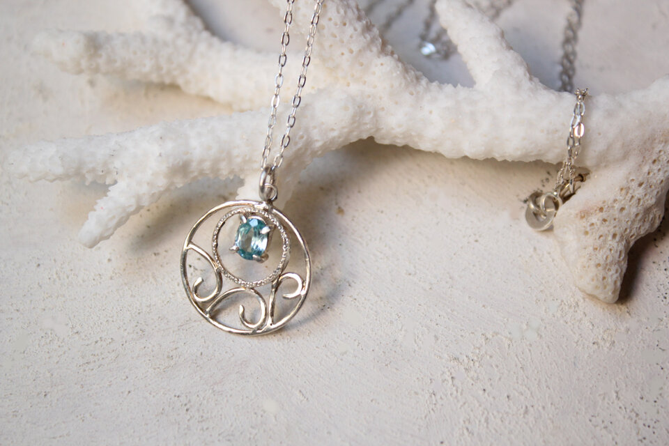 ブルージルコンのネックレス/silver