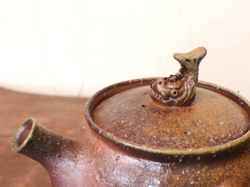 備前焼 急須・鯱 k1-092 | iichi 日々の暮らしを心地よくする