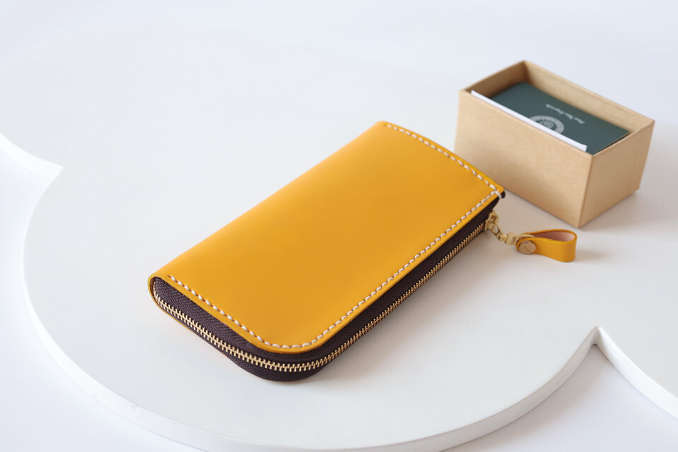 ハンドメイド L字ファスナー 長財布 DD缶バッジ付き☆。.:＊・゜ ハンドメイド L字ファスナー 長財布 DD缶バッジ付き☆。.:＊・゜