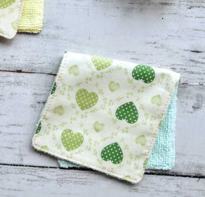 ハート　ハーフハンカチタオル　名入れ