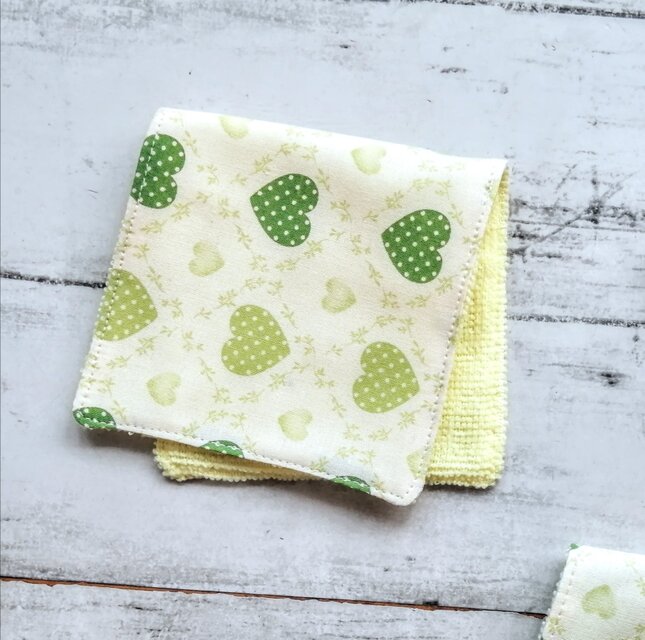 ハート　ハーフハンカチタオル　名入れ