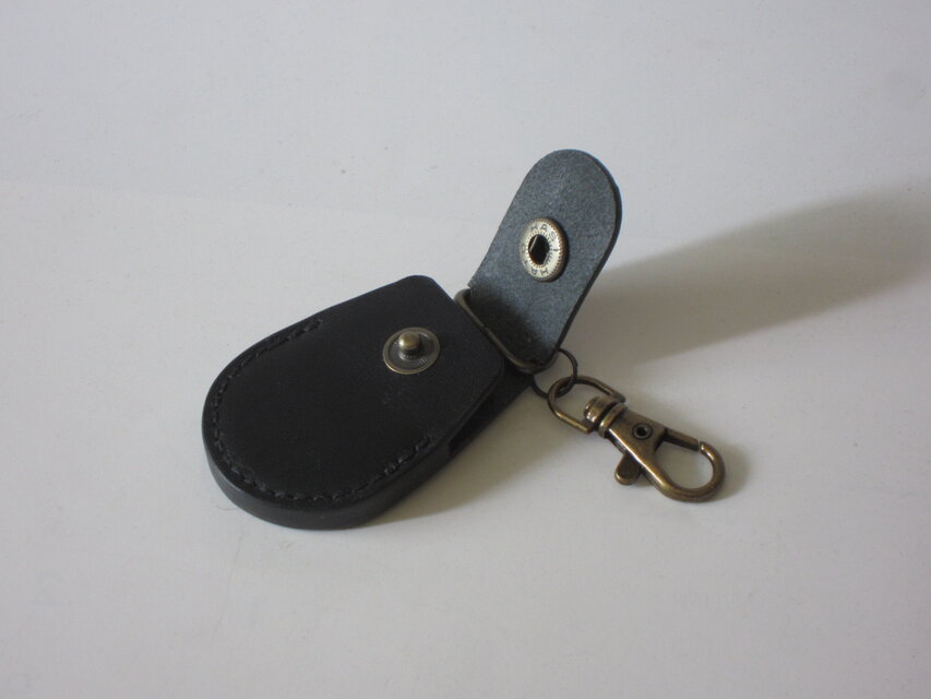 □ nanacoスピードパスプラス・ホルダー (黒)□約W43xD14xH61(革部分