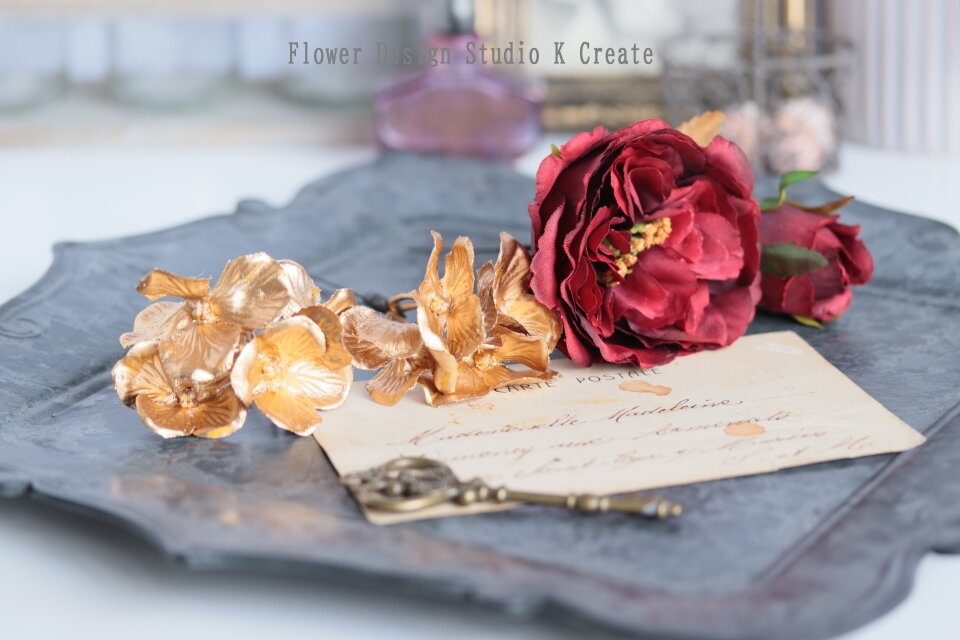 赤い薔薇とゴールドの紫陽花のヘッドドレス ウェディング ブライダル