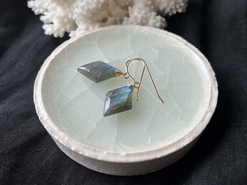 【Ｋ14gf】ラブラドライトのひとつぶピアス(イヤリング)