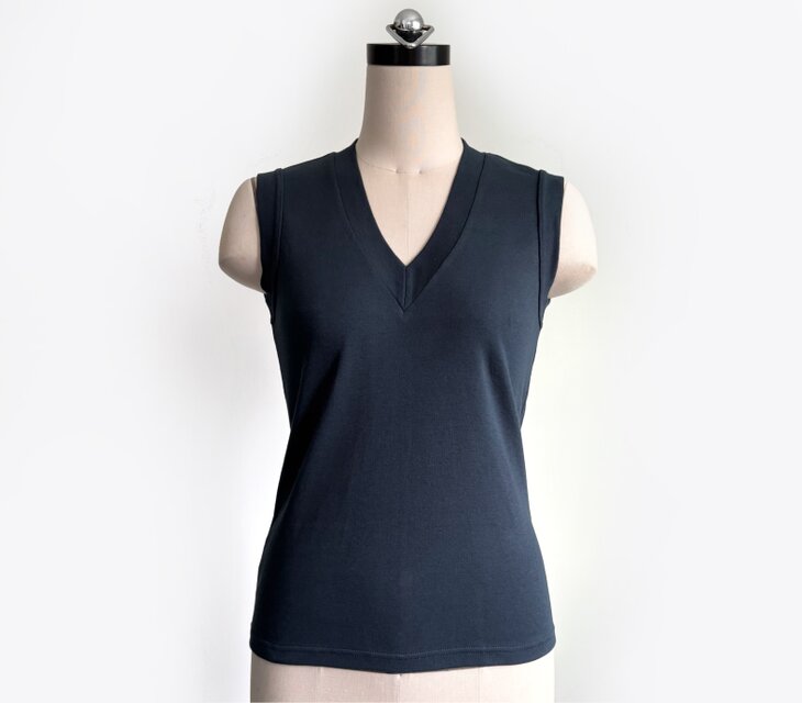 形にこだわった 大人のノースリーブVネックTシャツ【カラー・サイズ