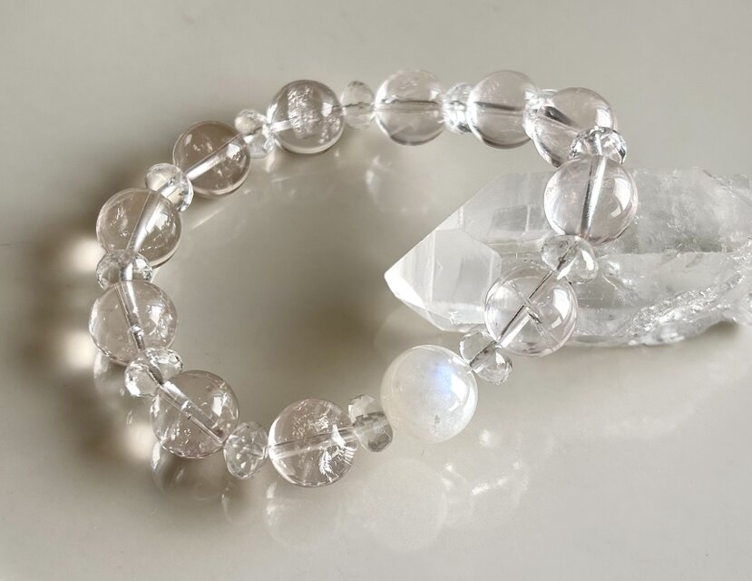 スターローズクォーツとブルームーンストーンのブレス