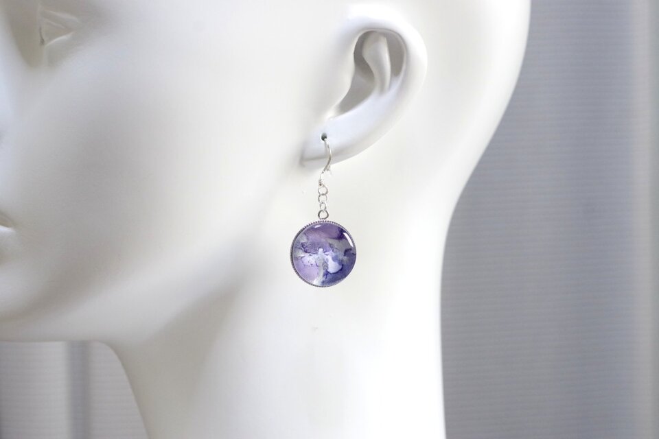 レジンアート　ラウンドピアス〈哀歌①〉