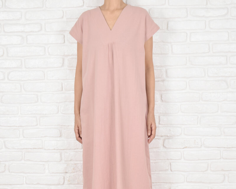【大きいサイズ】コットン素材のシンプルなVネックワンピース　ピンク