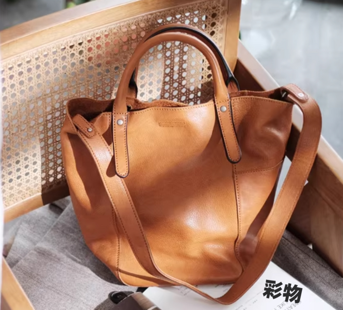 【受注製作】厳選牛革レザーバッグ　トートバッグ 収納広め 肩掛け可 KGB034