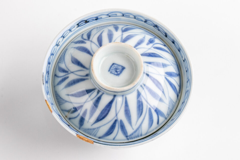 古伊万里 染付 草葉文蓋茶碗 1客 江戸後期 | iichi 日々の暮らし