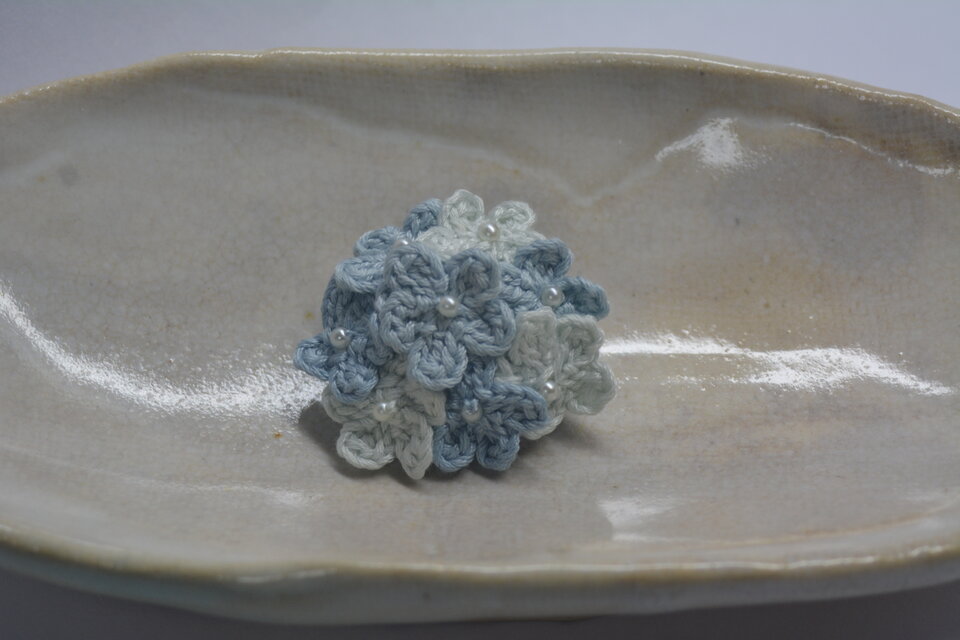 小花のブローチ・ブルー