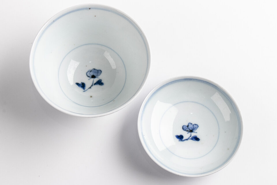 古伊万里 染付 牡丹文蓋茶碗 1客 江戸後期 個体B | iichi 日々の暮らし